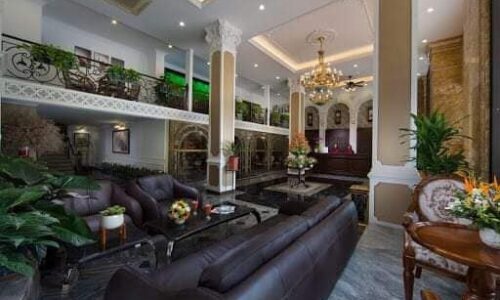 Bán khách sạn mặt phố Láng Hạ 890 m2