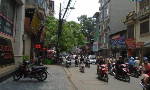 Nhà 45m2 mặt tiền 14 m mặt phố Đê La Thành