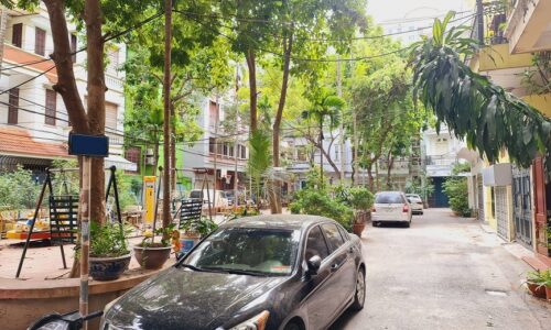 Bán Nhà phân lô ô tô tránh phố Đỗ Quang 94m2 6 tầng