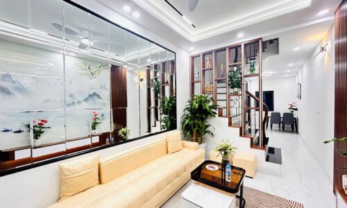 Bán nhà đẹp 33 m2 full nội thất 109 Quan Nhân