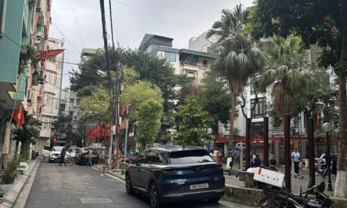 Bán nhà phân lô ngõ 124 Hoàng Ngân